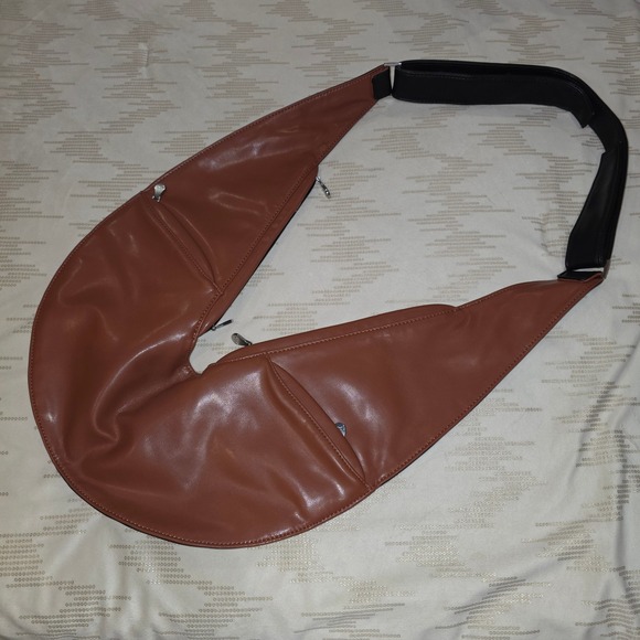 Sash Bag Reversible Black Cognac Brown Vegan Leather Ergonomic Crossbody Bag - Picture 4 of 9